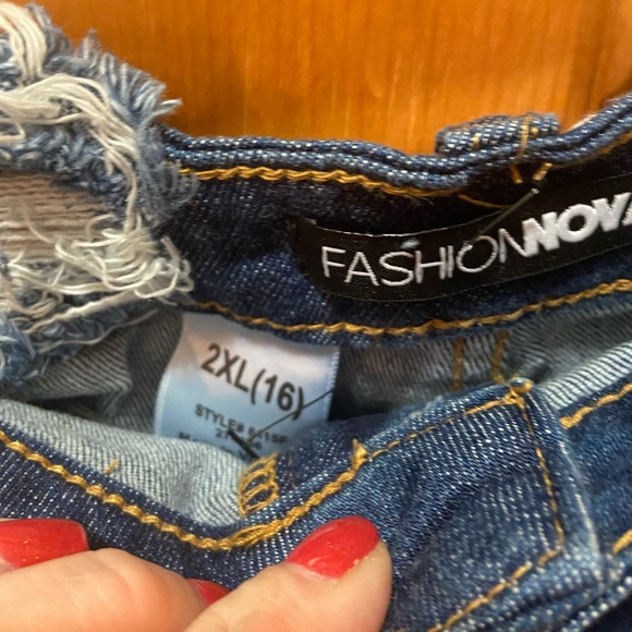 Fashion Nova heavily ripped jean shorts nwt - Picture 2 of 6
